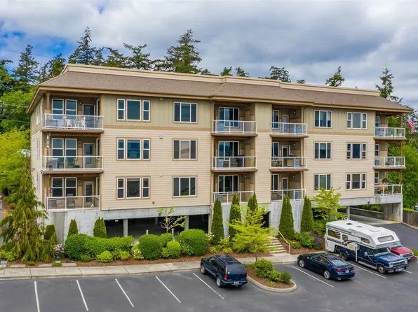 1850 SW Scenic Heights Street #B303, Oak Harbor, WA 98277
