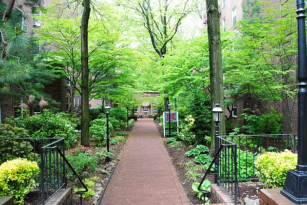 Sold by Landmarc Group | media 39