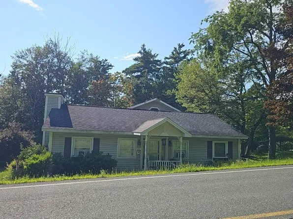 35 South Rd, Averill Park, NY 12018