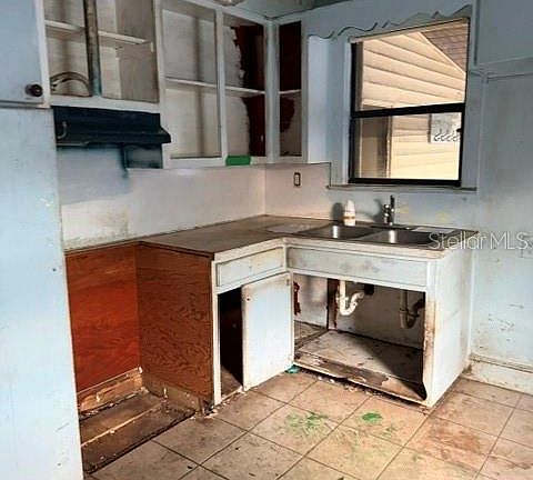 4th image of 1607 CENTER STREET