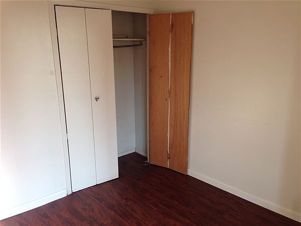 1077 broadway