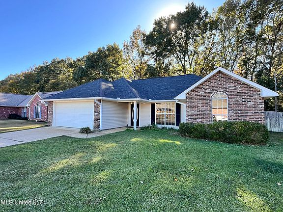 3rd image of 529 Eaglewood Dr