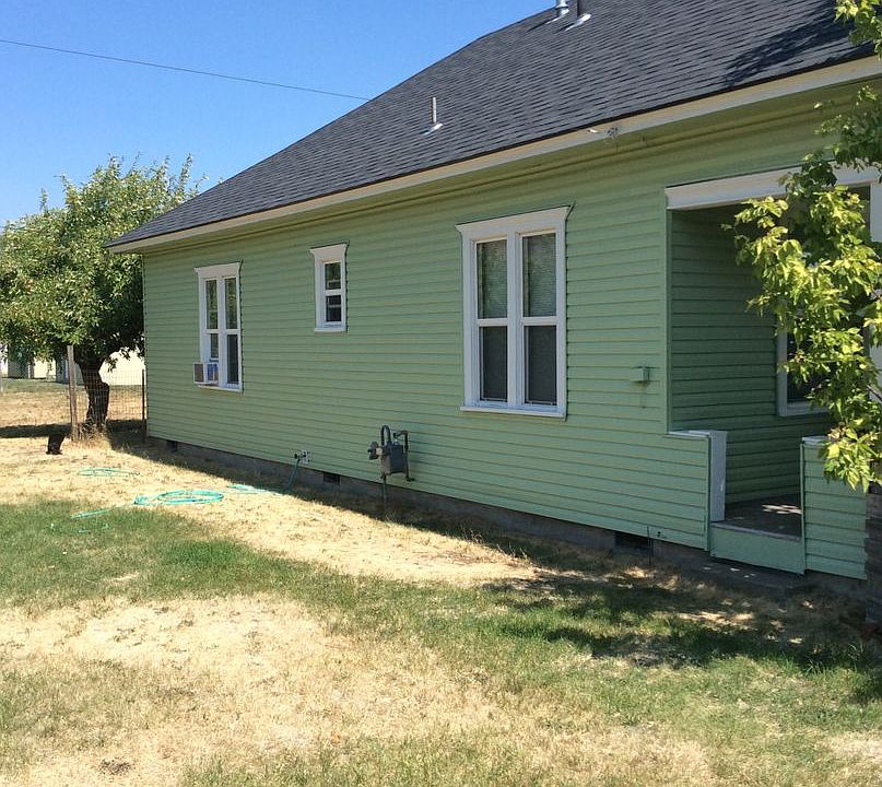 2nd image of 305 Lake Ave