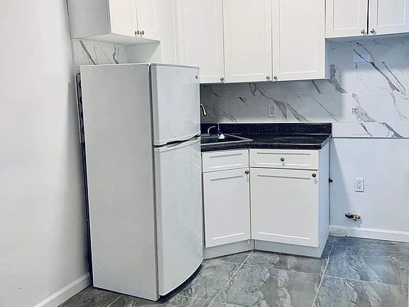 2nd image of 4125 48th St APT 2