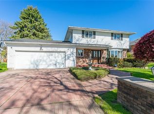 30 Eagle Rock Dr, Rochester, NY 14609