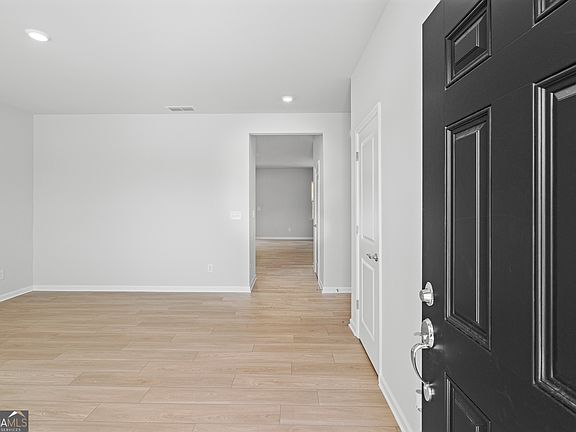 3rd image of 3084 Orwell Dr