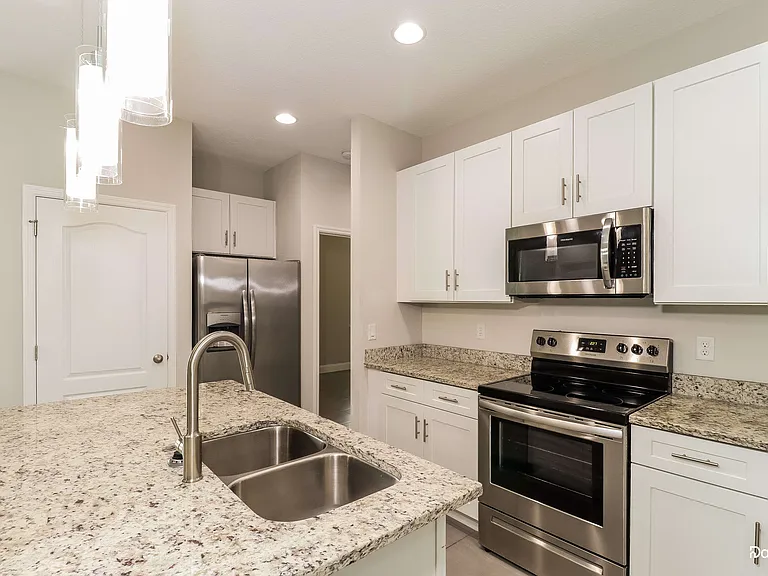 431 Arkansas Ct — Photo 3