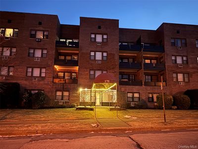 175 Archer St. #1C, Freeport, NY, 11520