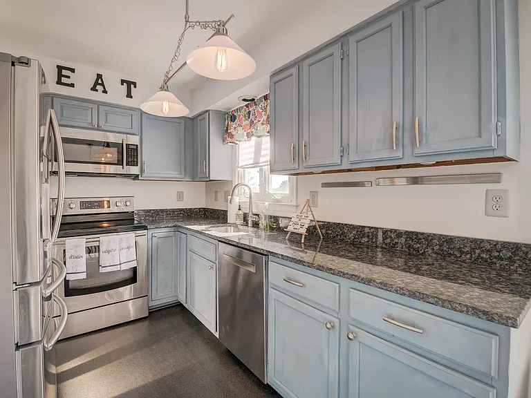 13907 Concord Ave — Photo 35