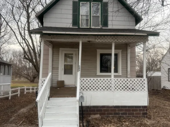 509 2nd St NW, Waseca, MN 56093