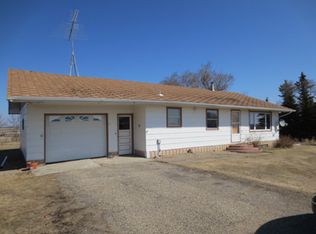 4291 Highway 17, Wolford, ND 58385
