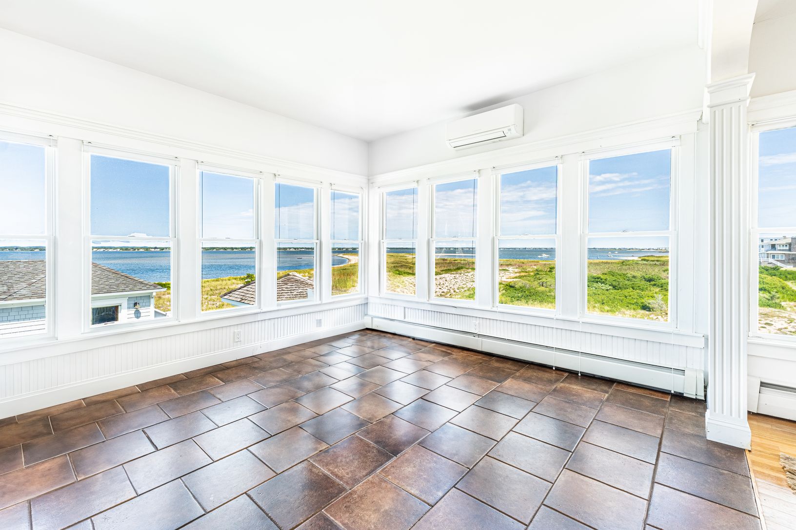  Breathtaking views from every corner!