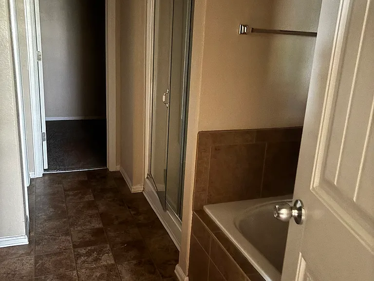 923 Silverqueen Rd — Photo 9