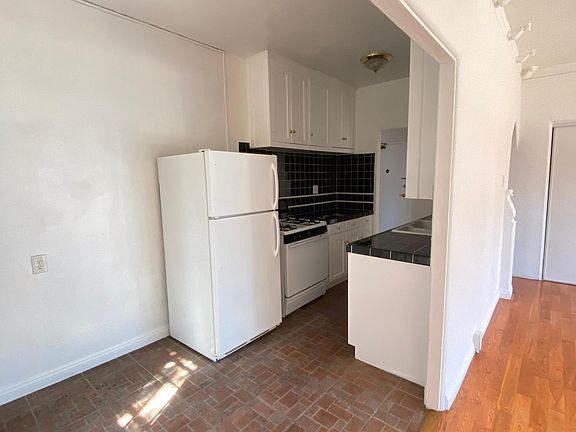 5th image of 152 S Sycamore Ave #W56d71mhs