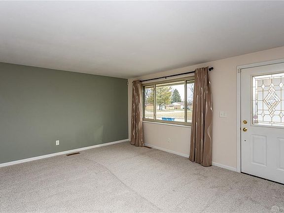 3rd image of 619 Barbara Dr