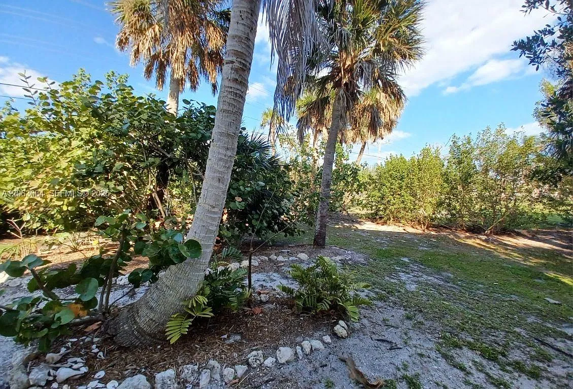 2 bed, 2.5 bath, 1900 sqft, $4,400 — Photo 3
