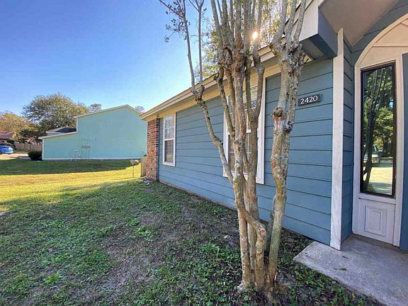 3rd image of 2420 Manzanita Ct