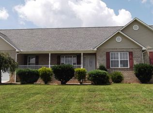 190 Florence Cir, Dandridge, TN 37725