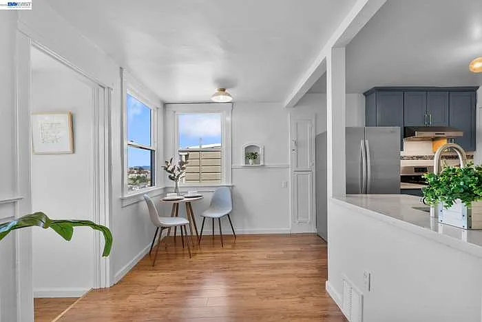274 Staples Ave — Photo 20