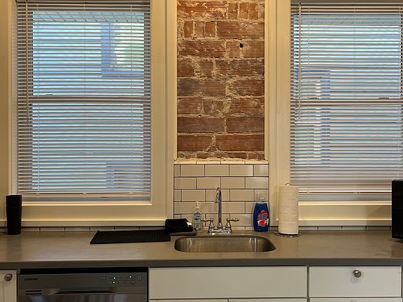 4th image of 293 West Ave #1