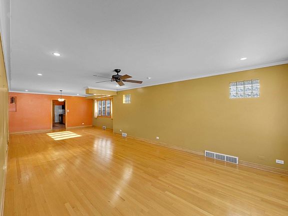 4th image of 14233 S Wentworth Ave