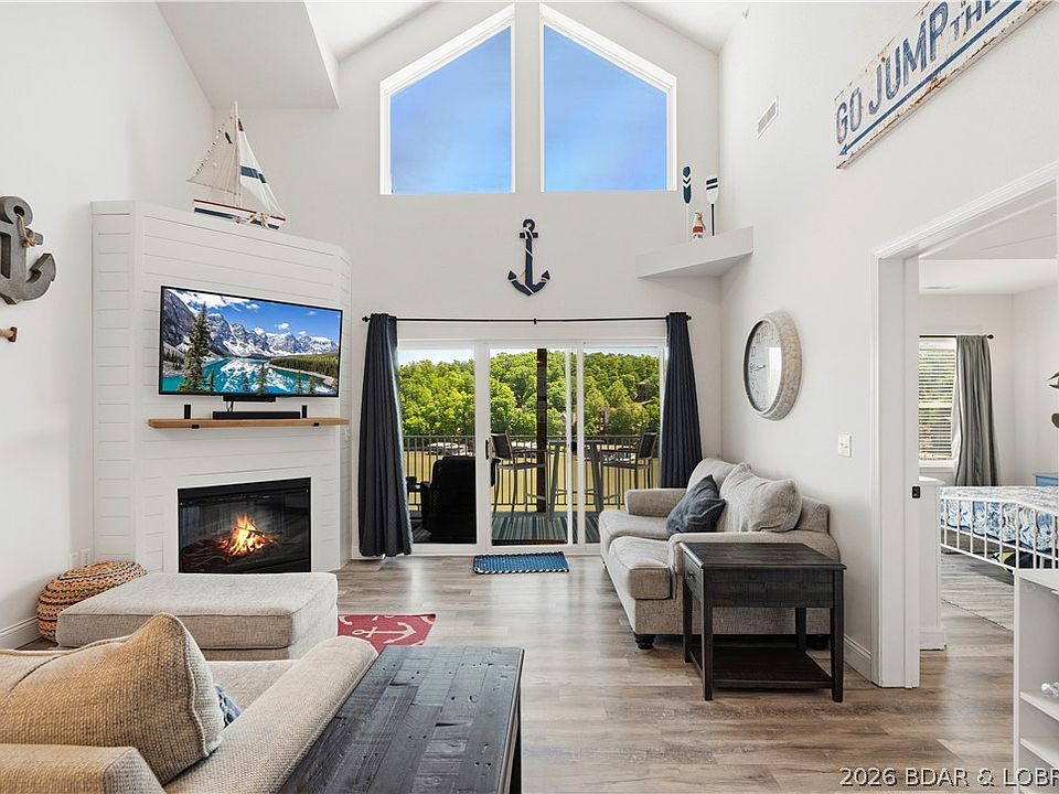 1st image of 166 Oak Harbor Dr #5B