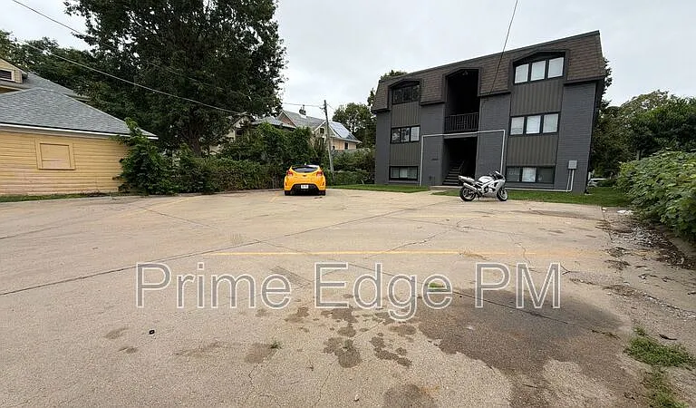 2532 T St #6 — Photo 24