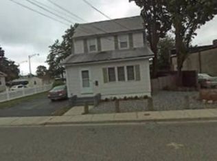 7 Bedford Ct, Bellmore, NY 11710