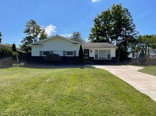 18467 Bonnie Ln, Strongsville, OH
