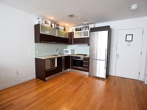 4th image of 349 Metropolitan Ave #1B