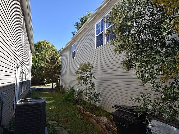 2nd image of 746 Sinclair Dr