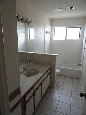 2nd image of 906 Meadow Cir N