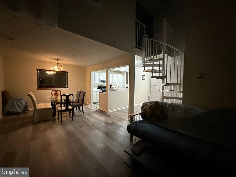 10019 Vanderbilt Cir #14-16 — Photo 2