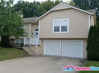 308 Shenandoah Dr, Raymore, MO 64083