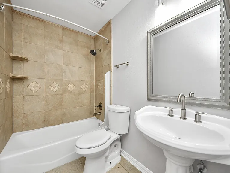 3815 Pebble Garden Ln — Photo 12