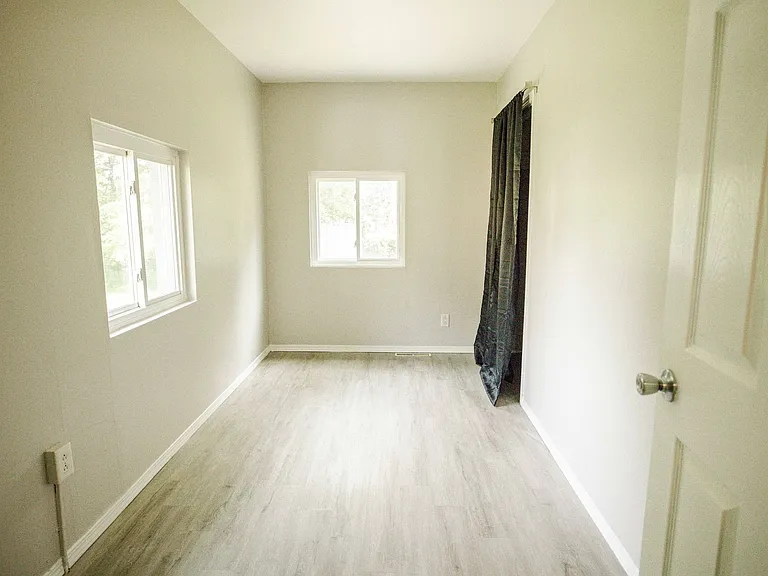 932 Turner Ave — Photo 8