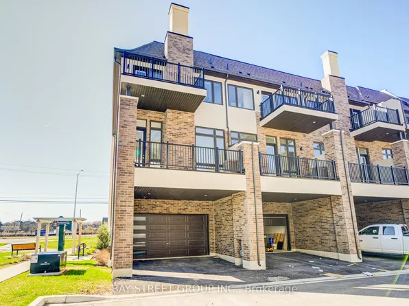 324 King Rd, Richmond Hill, ON L4E 2W1