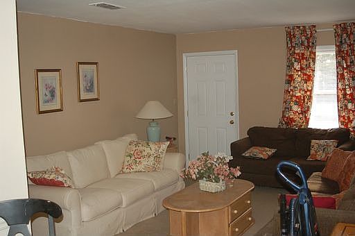 2nd image of 328 West Ave