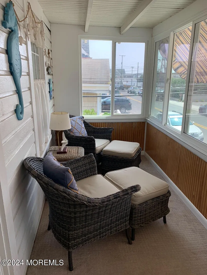 3 bed, 2842 sqft, $3,600 — Photo 2