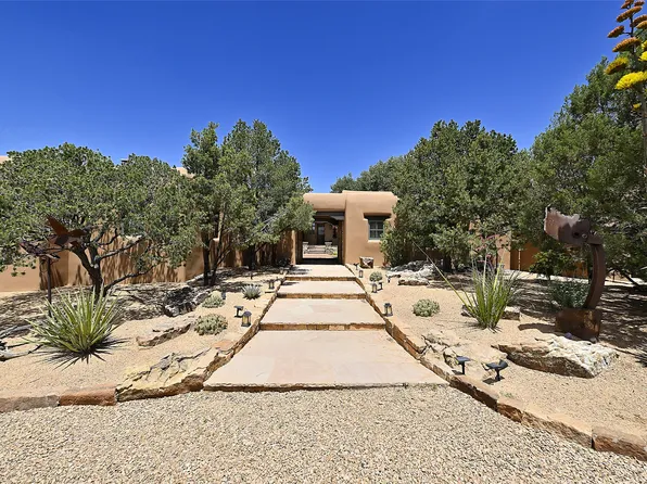 47 Violet Cir, Santa Fe, NM 87506