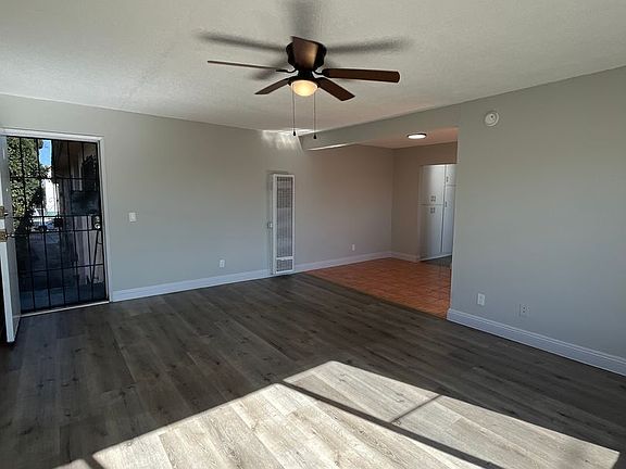4th image of 832 W 84th St APT 11