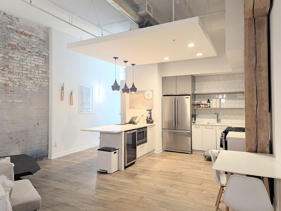 Entryway looking towards kitchen and common area