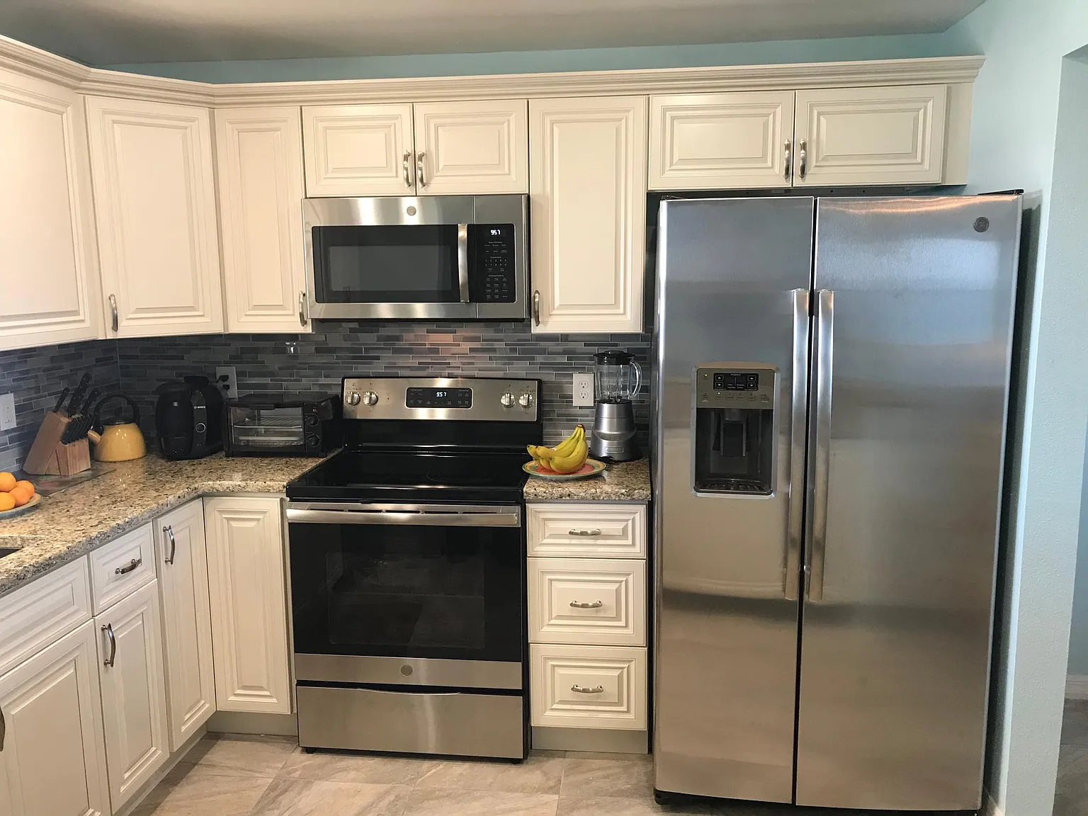 2 bed, 1111 sqft, $4,000 — Photo 2