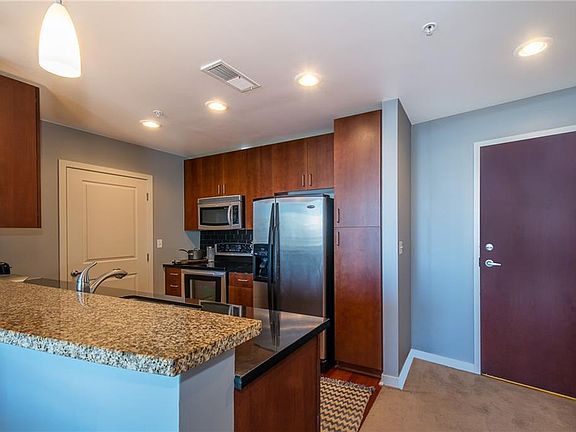 4th image of 155 Court Ave #1205