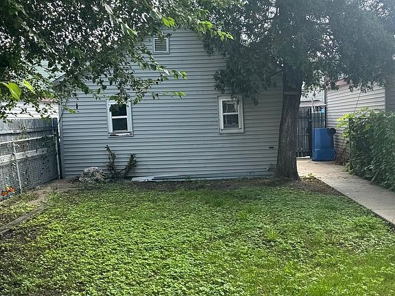 4th image of 3039 S Millard Ave