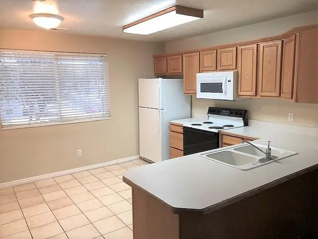 414 N 400 W #2 — Photo 3