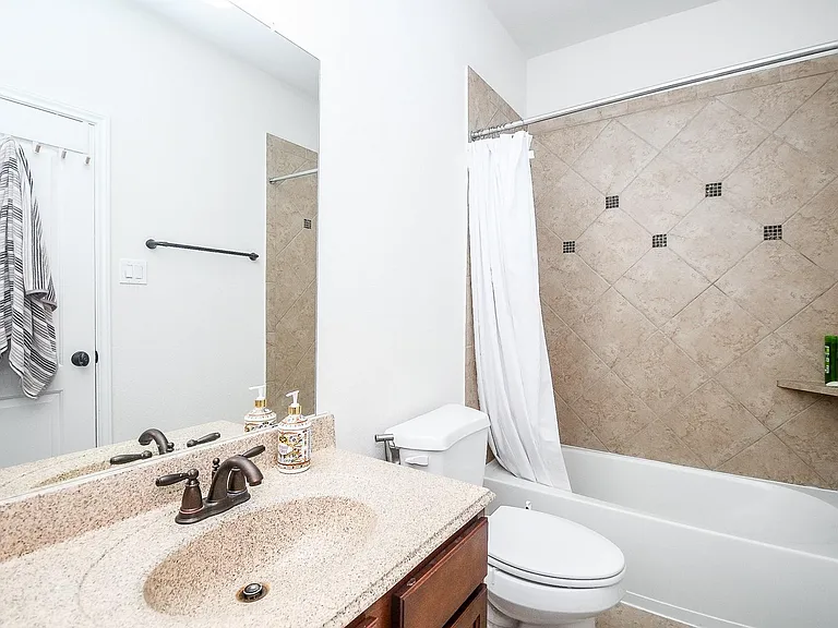 28426 Rolling Ridge Dr — Photo 36