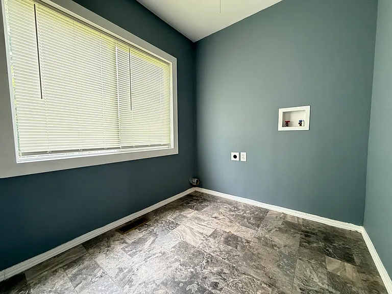 2114 Wayne Ave — Photo 9