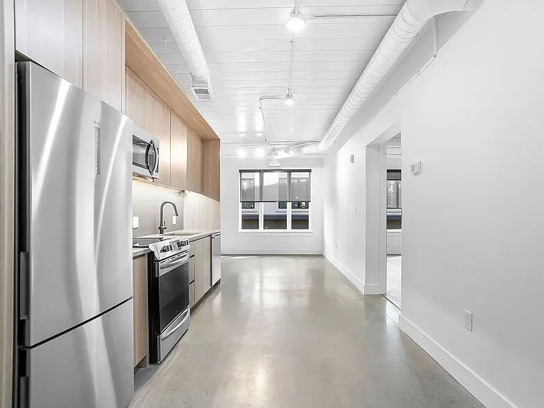 The Brit Apartments — Photo 6