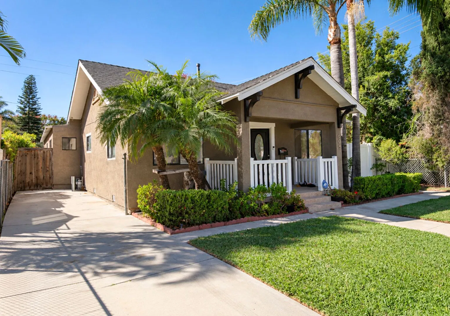 Single Story Anaheim Bungalow with Modern Updates — Photo 1